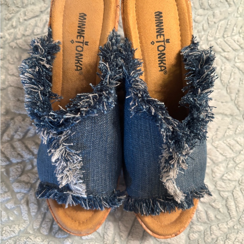 Minnetonka Women's Blue Denim Fringe Mules